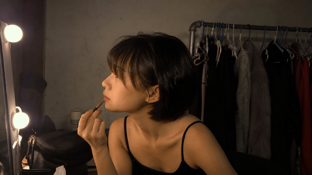 图片[2]-【五十三】脸越清楚，人越空？别再写「五官精致、高级感」，先让衣服、发型、妆说出他是谁-元界深掘
